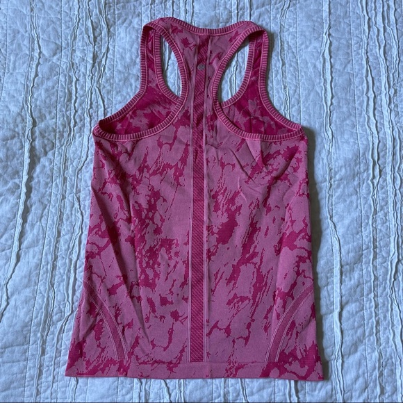 Lululemon tie dye swiftly tech tank! - Picture 3 of 4
